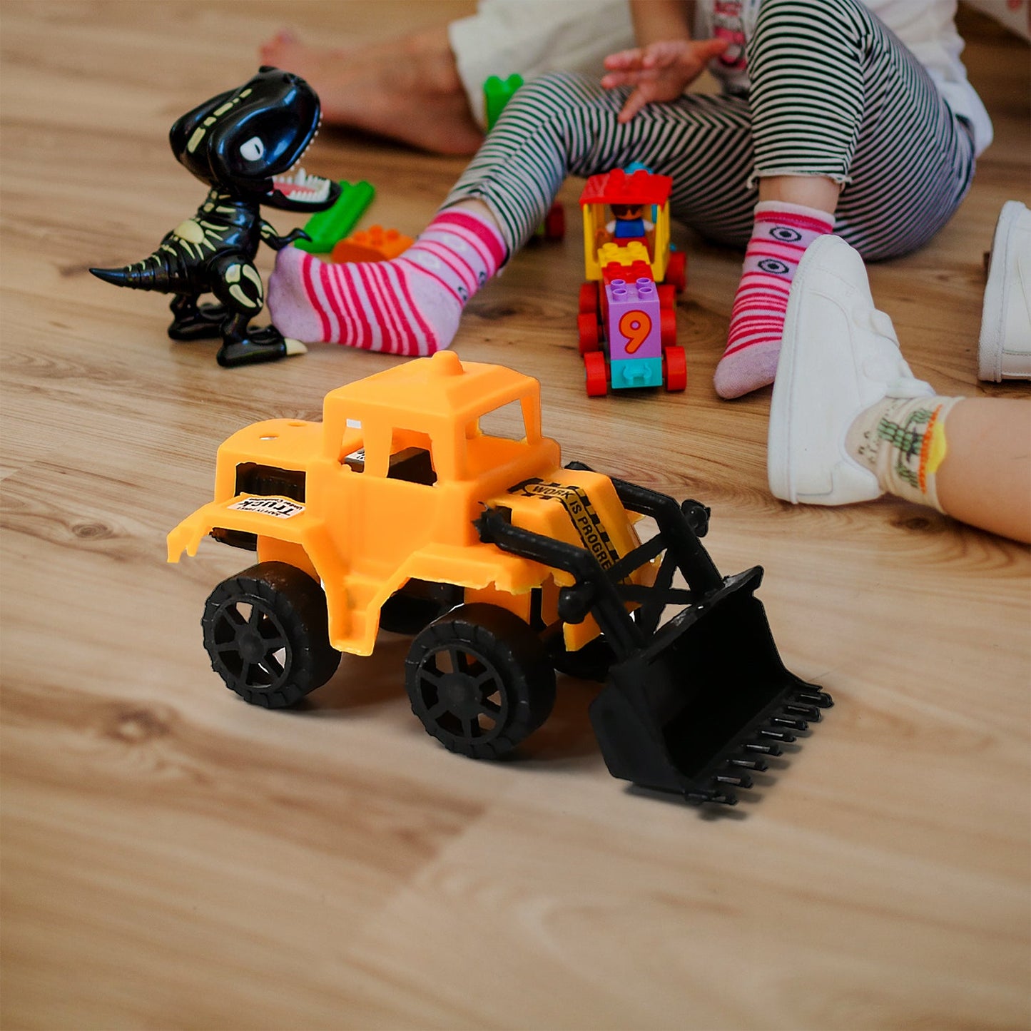 Vehicle Car Engineering Automobile Construction Car Toys Set for Children Kids Crane Excavator Road Roller Forklift Mixer Truck Transporter Truck Machine Construction Toys (6 Pcs Set)