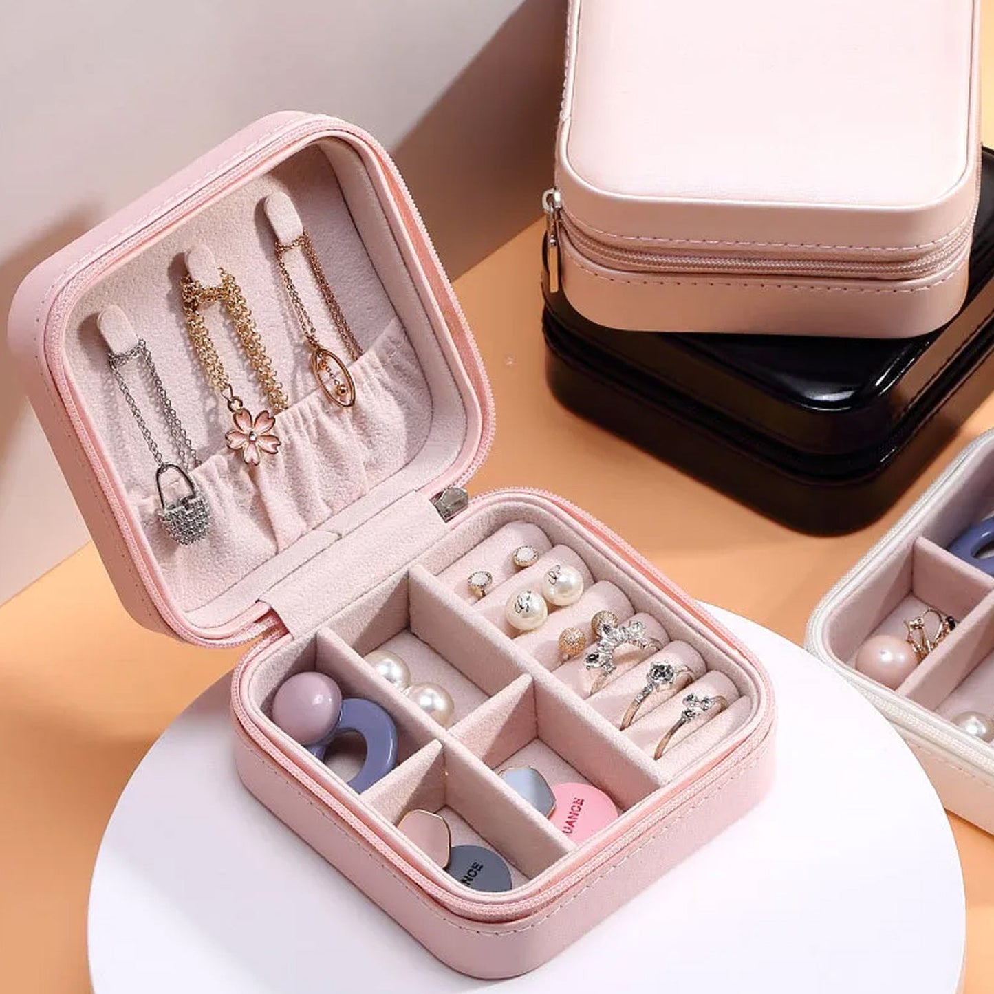 Jewellery Box for Women, Mini Portable Jewelry Box Organiser,PU Leather Jewlerrying Display Holder, Small Travel Jewellery Box for Girls, Women, Mother, Daughte, Travel Ring, Pendant, Earring, Necklace Storage Case