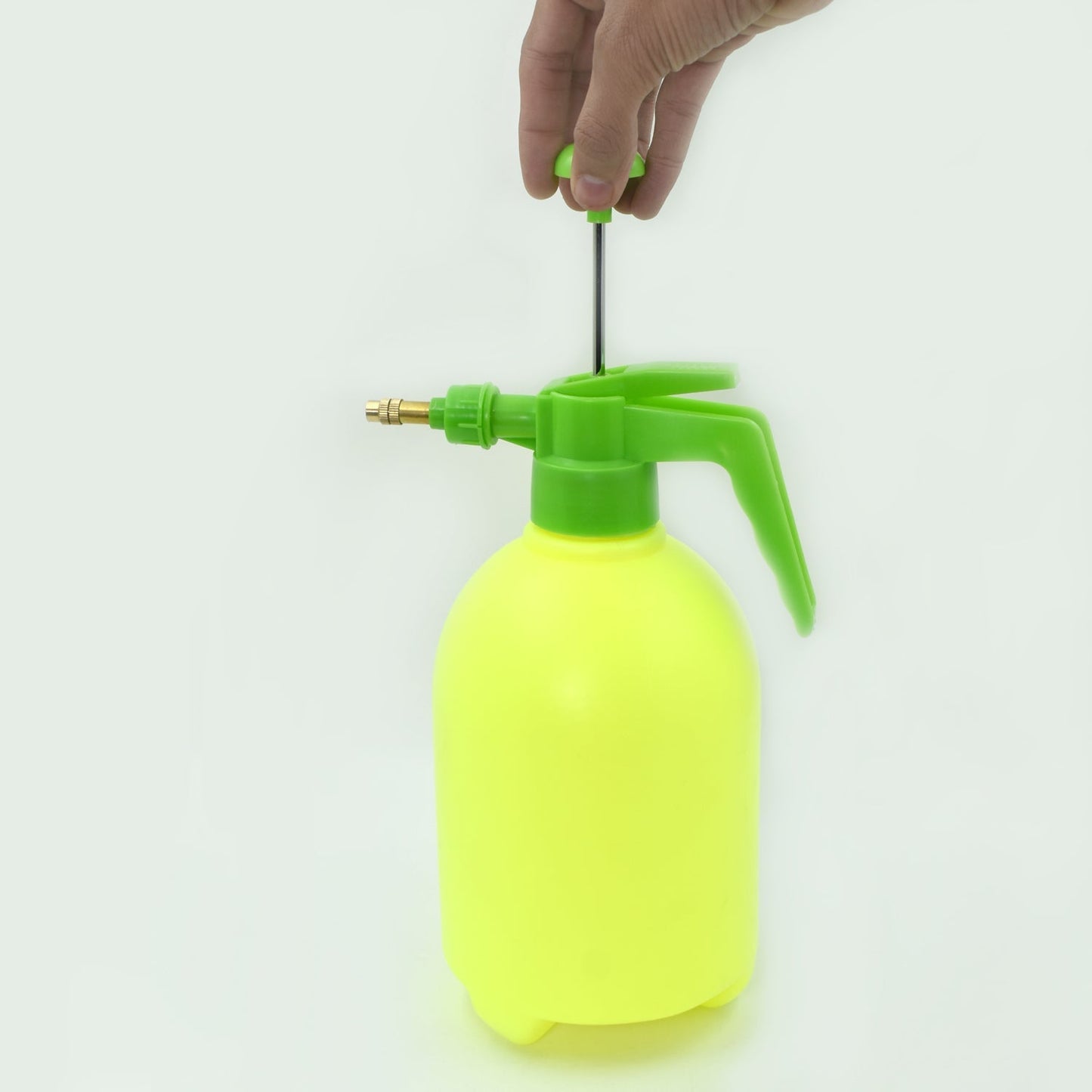 9024 2 L FF Garden Sprayer used in all kinds of garden and park for sprinkling and showering purposes. 