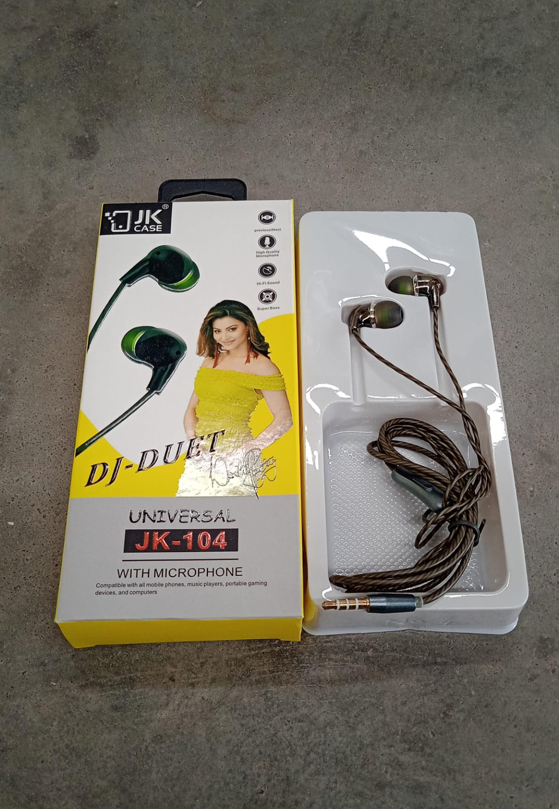 Universal Wired Earphone with Mic (1 Pc)