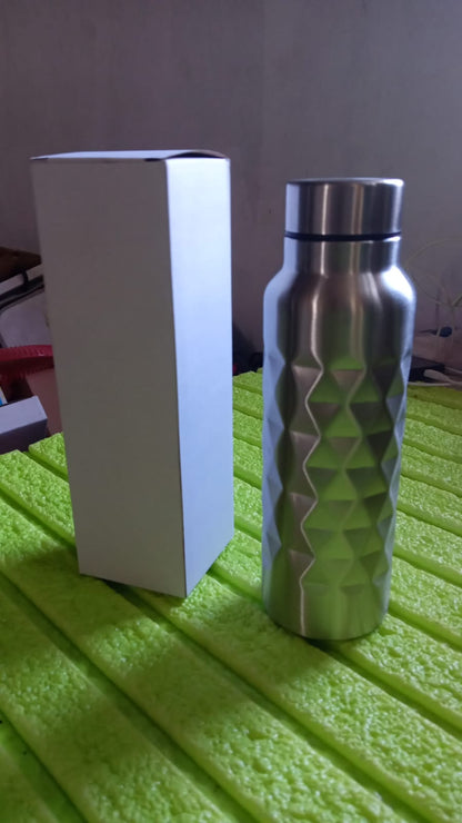 Stainless Steel Fridge Water Bottle, Diamond Design, Leak Proof, SS Water Bottle for Office, School, Gym, Refrigerator, and Home use (750ml Approx)