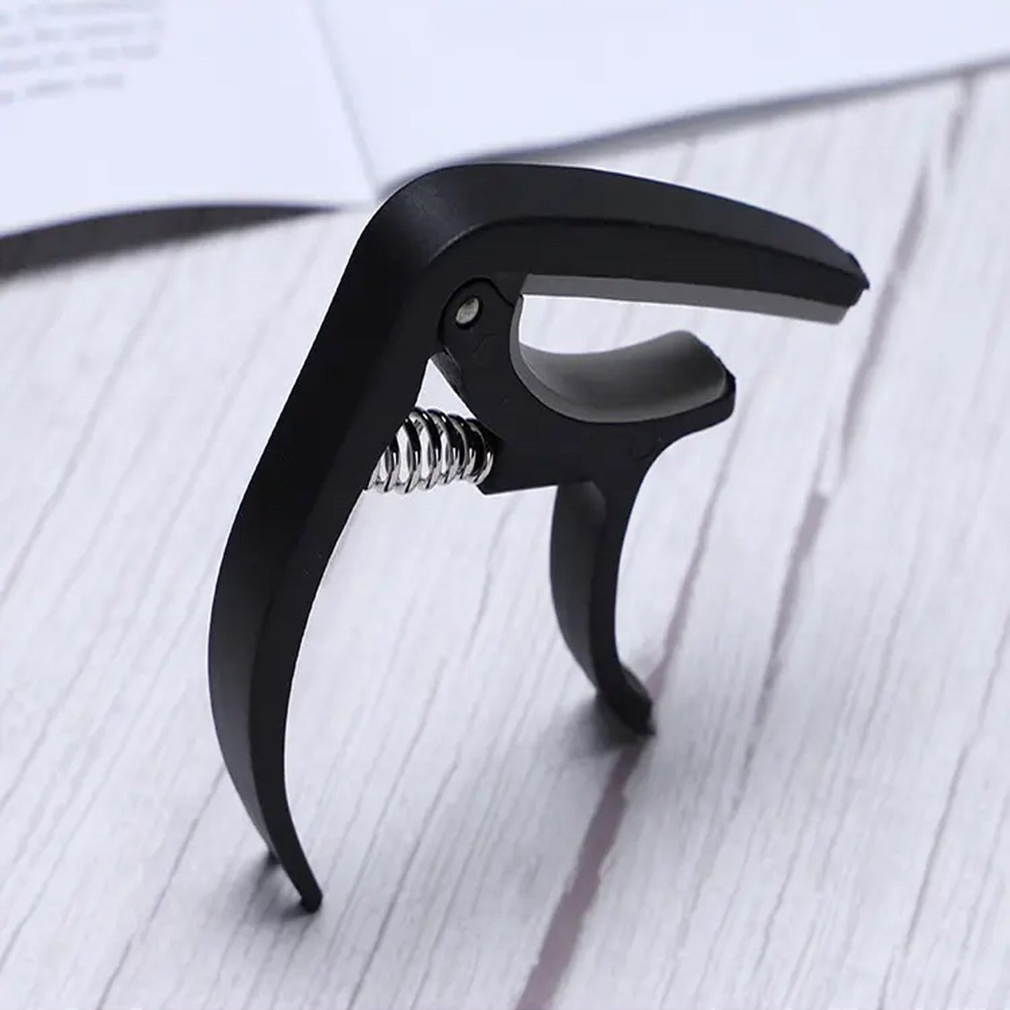 Guitar Capo with Pickup Stand, Soft Pad for Acoustic and Electric Guitar Ukulele Mandolin Banjo Guitar Accessories